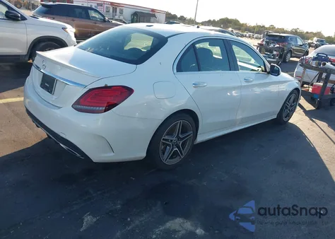 2020 Mercedes-Benz C 300 z USA, uszkodzony, nr VIN WDDWF8DB5LR526648